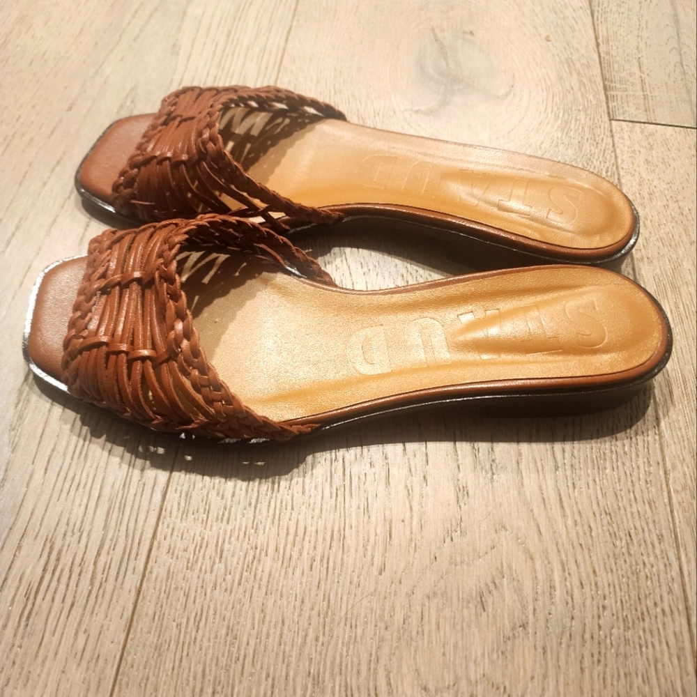 Staud 	CASPIAN WOVEN SLIDE